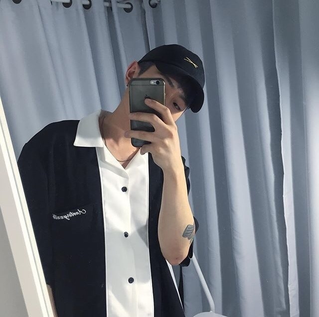 韦英红世