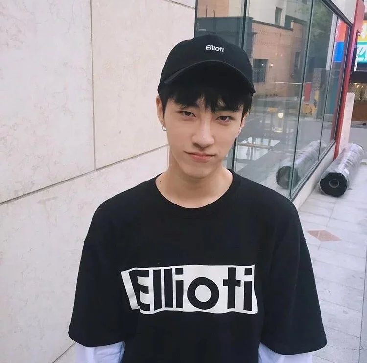 娄媚威秋