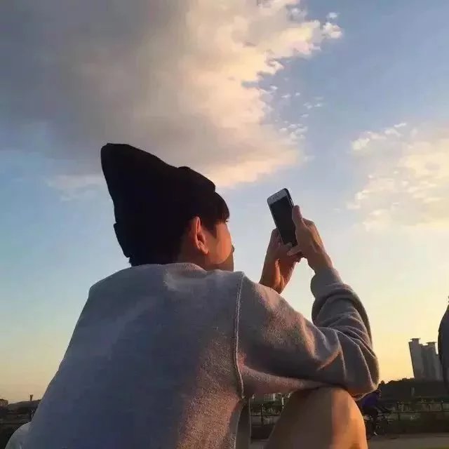 施初世秀